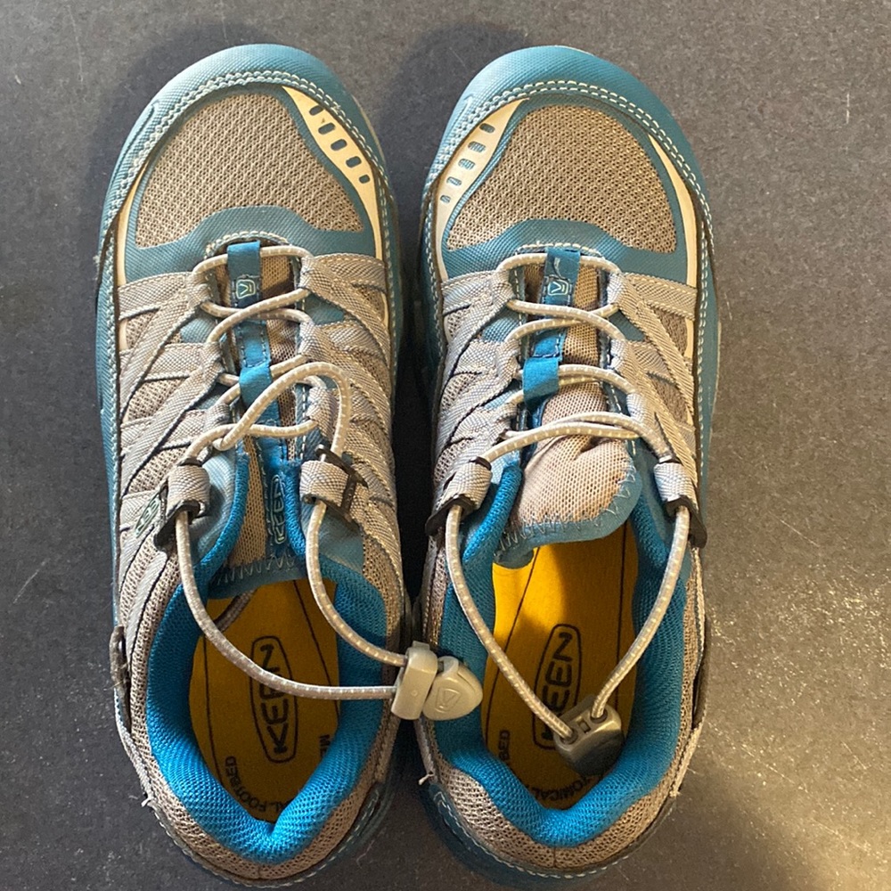 Womens keen steel toed shoes 6.5.
